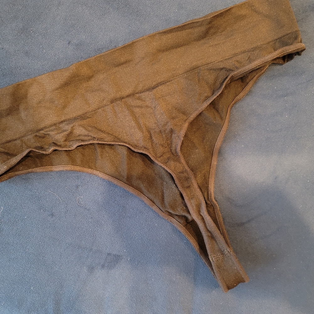 Fabketics High Waisted Thong